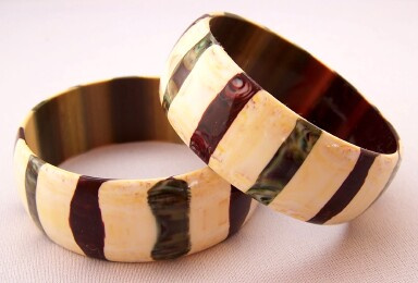 LG106 striped lucite bangle in cream, mohagany brown and khaki green